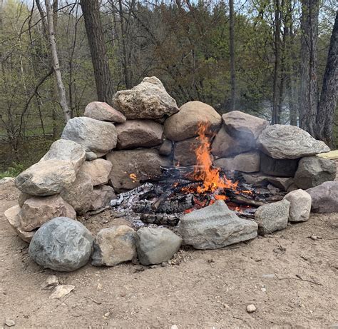 Rock Boulder Fire Pit In Fire Pit Natural Stone Fire Pit Backyard Diy Outdoor Fire Pit