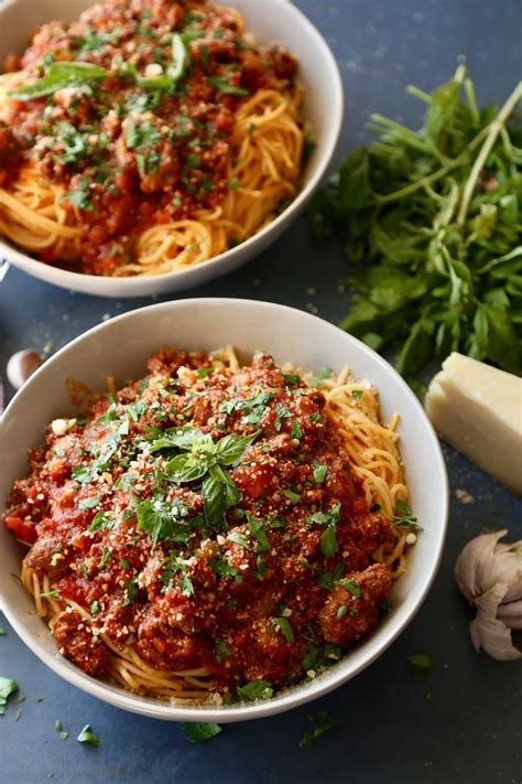 Slow Cooker Spaghetti Bolognese Sauce The Chunky Chef