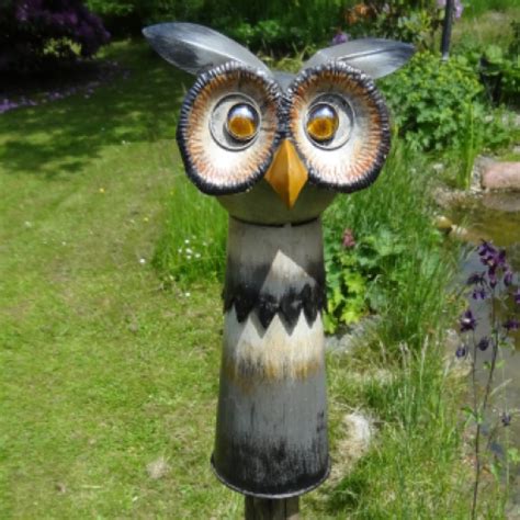 Reiche blütenfülle bietet zum beispiel bienen nahrung. Zaunfiguren Zauntiere Zaunhocker Zaungast Pfostenhocker ...
