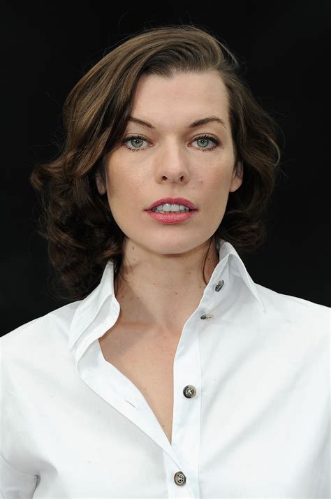 Milla Jovovich Wallpapers Images Photos Pictures Backgrounds