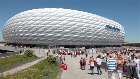 Finden sie hier traueranzeigen, todesanzeigen und beileidsbekundungen aus ihrer tageszeitung oder passende hilfe im trauerfall. Fortuna Düsseldorf 1895: Bayern München gegen Fortuna ...