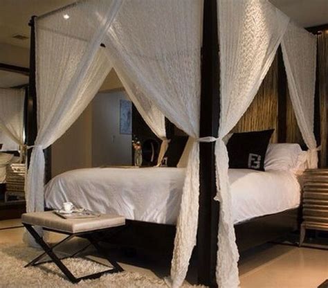 Romantic Bedroom With Canopy Beds 34 Sweetyhomee