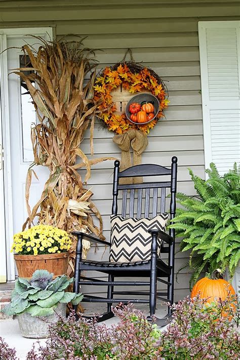Decorate your home inside and outside with gourds, leaves, pumpkins, nuts and other seasonal materials for beautiful fall diy displays. 25+ Outdoor Fall Decor Ideas - The Cottage Market