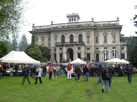 Jun 18, 2021 · lo showroom della maison sarà al sereno di torno, incontri e sfilate a villa d'este, pliniana e villa lario atmosfera magica sul lago, attesa … 18/06/2021 economia File:Villa Erba, Cernobbio - Concorso eleganza Villa d ...
