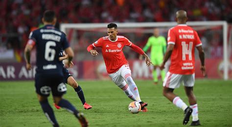 El país chileno posee un territorio que se caracteriza por ser extenso en cuanto a su longitud. Internacional vs U. de Chile EN VIVO HOY vía FOX SPORTS ...