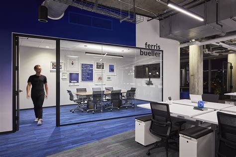 A Tour Of Glassdoors Sleek New Chicago Office Officelovin