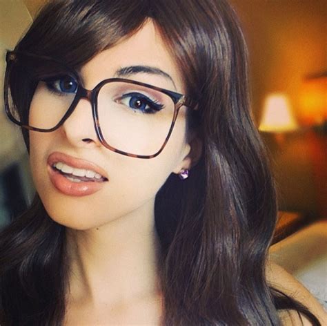Bailey Jay With Those Big Glasses Bailey Jay Clothed Pinterest