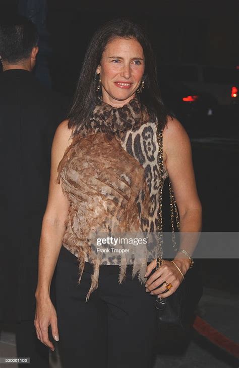 Mimi Rogers Arrives At The World Premiere Of Intolerable Cruelty