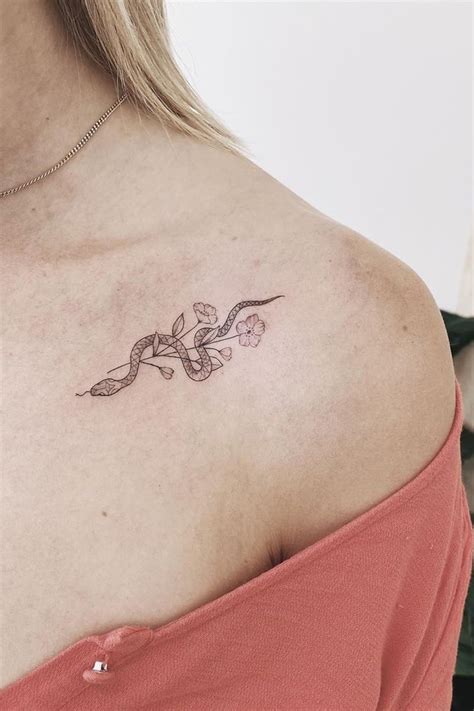 31 Appealing Collarbone Tattoo Ideas