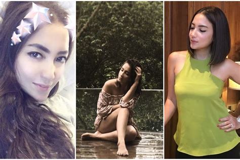 wanita seksi hot artis 5 artis indonesia yang pernah dinobatkan sebagai wanita paling aduhai