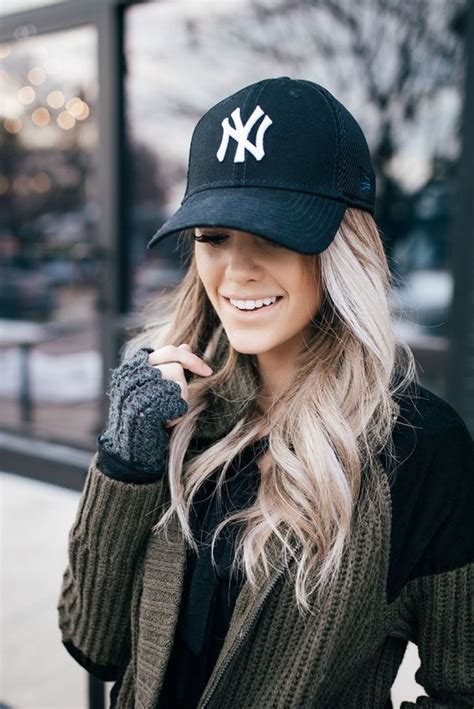 Stunning Spring Trend Outfits With Baseball Hats For Women Fashion