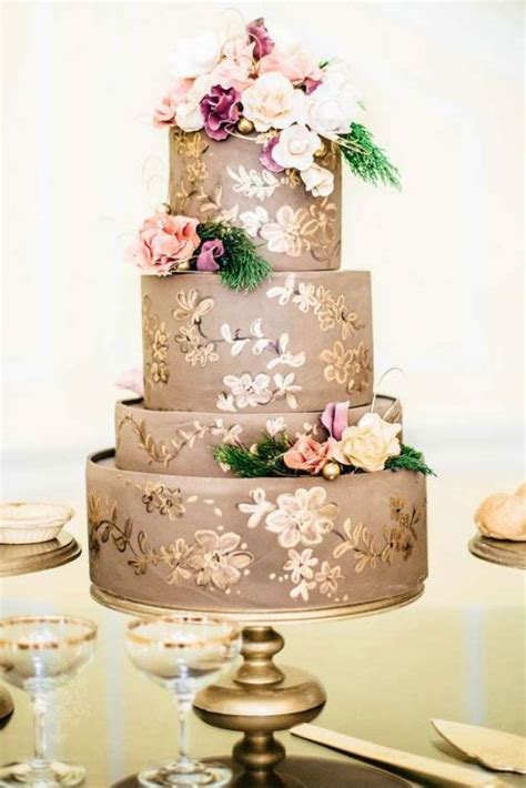 Picture Of Creative And Lovely Hand Painted Wedding Cakes