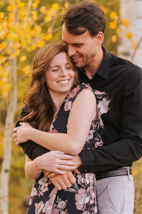 Aspen Colorado Mountain Engagement Photos With Fall Colors Fall Couple