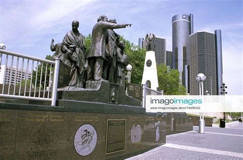 Usa Michigan Detroit Hart Plaza Gateway To Freedom Memorial Y