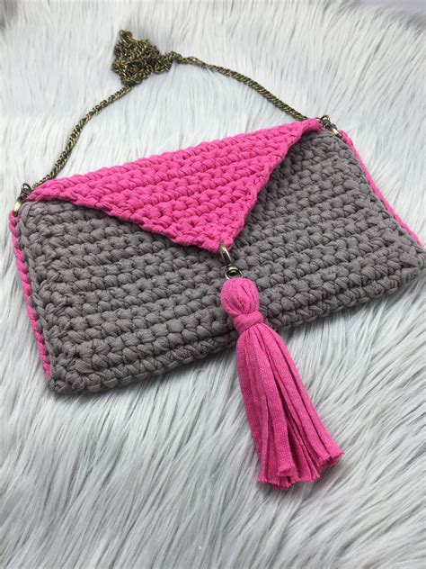 Beginner friendly crochet purse (free pattern and video tutorial