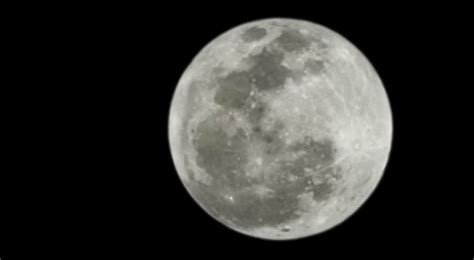 Una magnífica luna bajo los lentes del Galaxy S22 Ultra Technocio