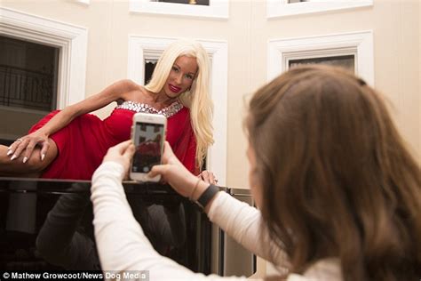 Nannette Hammond Spent 500 000 On Plastic Surgery To Look Like Barbie Daily Mail Online