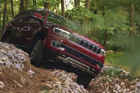 2022 Jeep Wagoneer Review Premium 3 Row Suv Offers Undeniable Capability