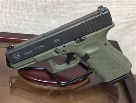 Glock 19 Gen 4 Battlefield Green Night Sights