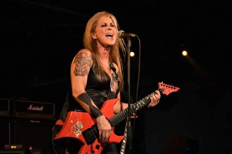 The Best Female Guitarists Of All Time Ranked Return Of Rock