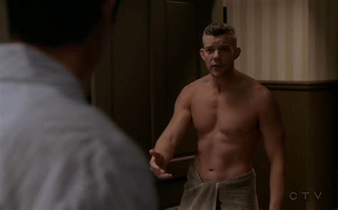 Russell Tovey Goes Shirtless In The Latest Episode Of Quantico