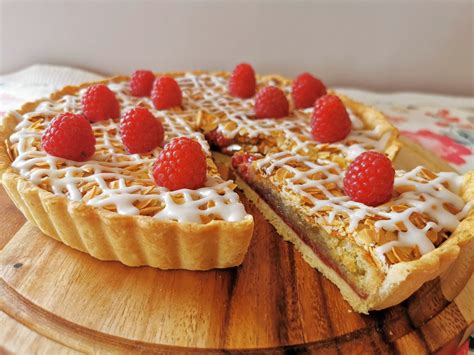 Raspberry And Almond Bakewell Tart Gills Bakes And Cakes