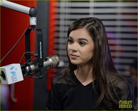 Photo Hailee Steinfeld Continues Promo Tour In Fort Lauderdale 03
