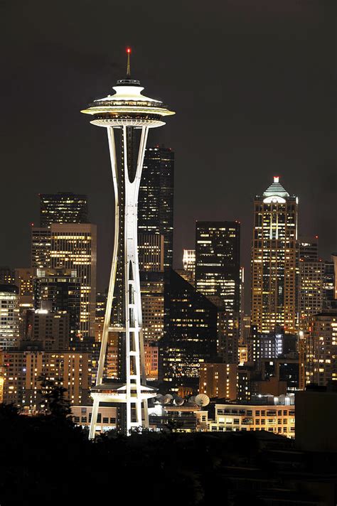 Space Needle At Night Photograph By David Lunde