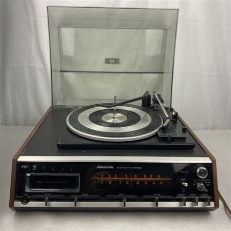Soundesign Vintage Stereo Vinyl Turntable Am Fm Radio Stereo And 8