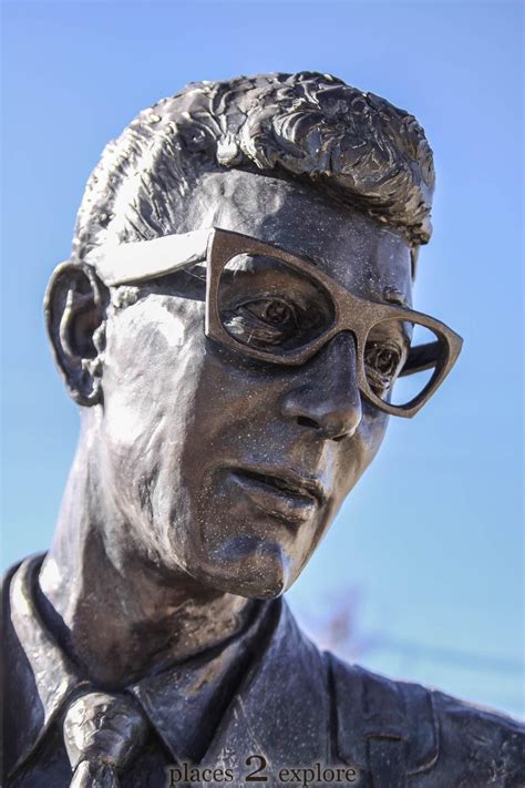 Statue Of Buddy Holly Places 2 Explore