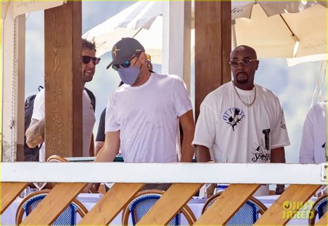 Leonardo DiCaprio Jamie Foxx Spend The Day Together On Vacation In Italy Photo