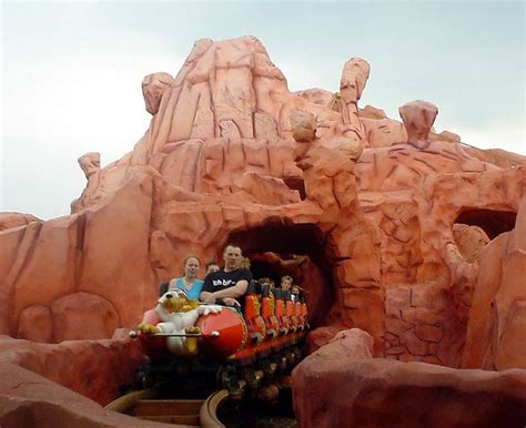 Parents need to know that the intense true story behind the ride involves a young boy who came from an abusive family, got involved with a white supremacist group, and was locked up in juvenile detention for years. Movie Park Germany - Backyardigans: Mission to Mars