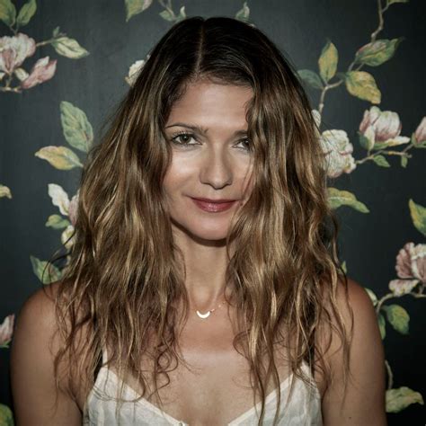 Actress Jill Hennessy Was Haunted By Her Mothers Mysterious Departure Wsj