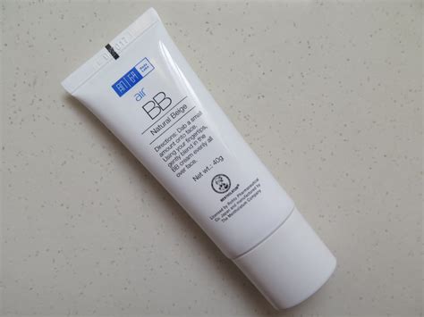 While adding hyaluronic acid and hydrolyzed collagen, moisturizing and antioxidant can effectively. The Blackmentos Beauty Box: Review: Hada Labo Air BB Cream ...