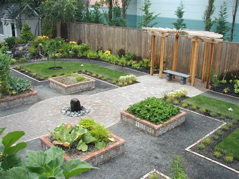 The beauty of diy garden beds. Pin by Marilyn Lewis on The Backyard | Diy planters ...
