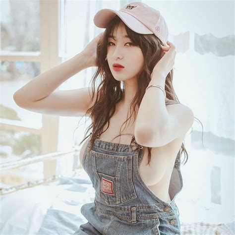 Model Kim Woohyun Who Recently Appeared In Maxim Is An Att Daftsex Hd