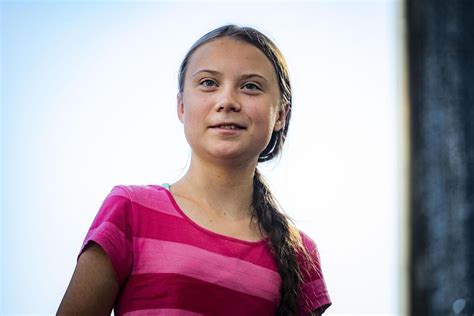 Teenage climate activist greta thunberg has set her sights on the fashion industry as a contributor to global warming and worker exploitation during an interview with vogue scandinavia. Greta Thunberg hatte Depressionen: Neues Buch von Gretas ...