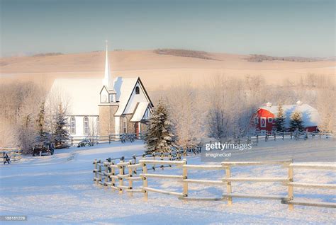 País Iglesia En Invierno Foto De Stock Getty Images