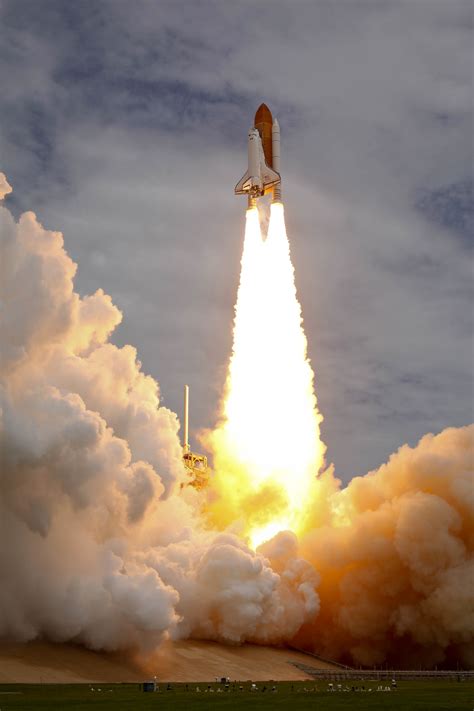 NASA STS-135 Final Space Shuttle Launch Photos | Public Intelligence