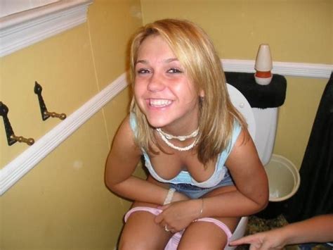 Cute Downblouse On The Toilet What More Could You Ask