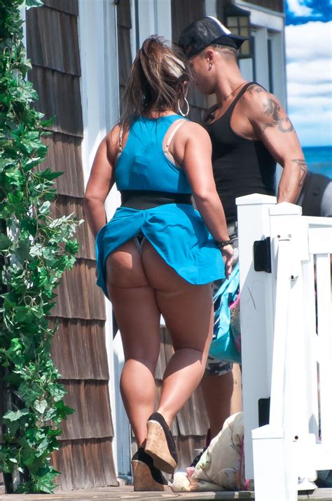21 Most Wardrobe Malfunctions That Are Still Embarrassing