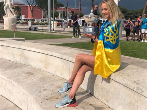 Українська тенісистка еліна світоліна увійшла в десятку найкращих тенісисток світу за останнє десятиліття за версією всесвітньої тенісної асоціації. Хіти тижня. Переможна прогулянка: Еліна Світоліна з ...