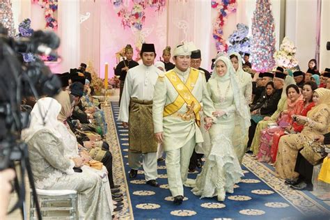 Bicara Perjuangan Foto Perkahwinan Diraja Adinda Sultan Kelantan