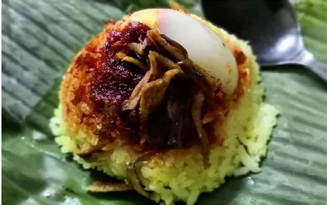 It is commonly found in malaysia, where it is considered the national dish. Nak Bagi Sambal Nasi Lemak Makin Sedap Mengan cam, Waktu ...