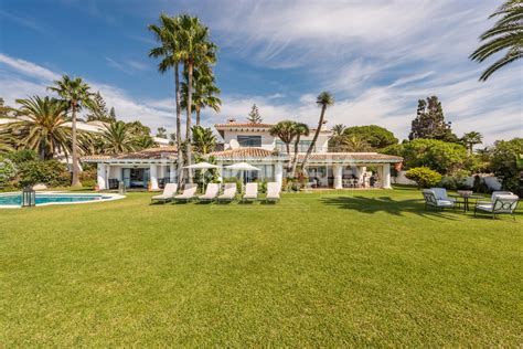 Wonderful Beachfront Villa Casasola Estepona