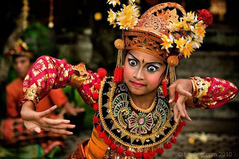 Trajes Tipicos Y Tradicionales Del Mundo Trajes Tipicos De La India Y Tahilandia Indonesia Bali
