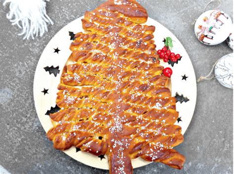 From classic apple to decadent french silk, betty has a pie for every occasion. 30+ Christmas Desserts (Cakes, Pies, Pastries, Breads and ...