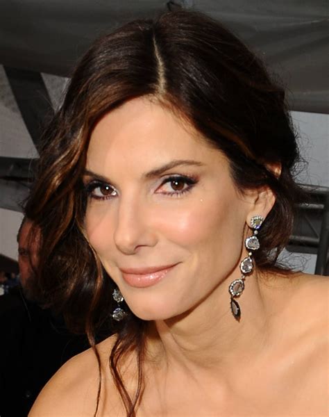 A New Life Hartz Sandra Bullock With Different Hairstyle
