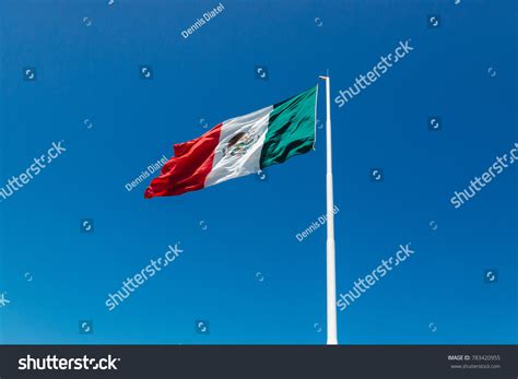 Mexican Flag Waving Stock Photo 783420955 Shutterstock