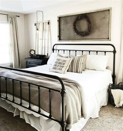 Whether you need a new bed or just some extra storage, here are some clever ideas to turn your bed into the sanctuary it deserves to be. neutral-farmhouse-bedroom-decor-ideas | HomeMydesign